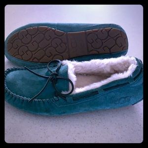 Ugg Dakota moccasins